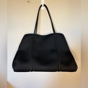 HAUTE SHORE Black Women's Tote Bag